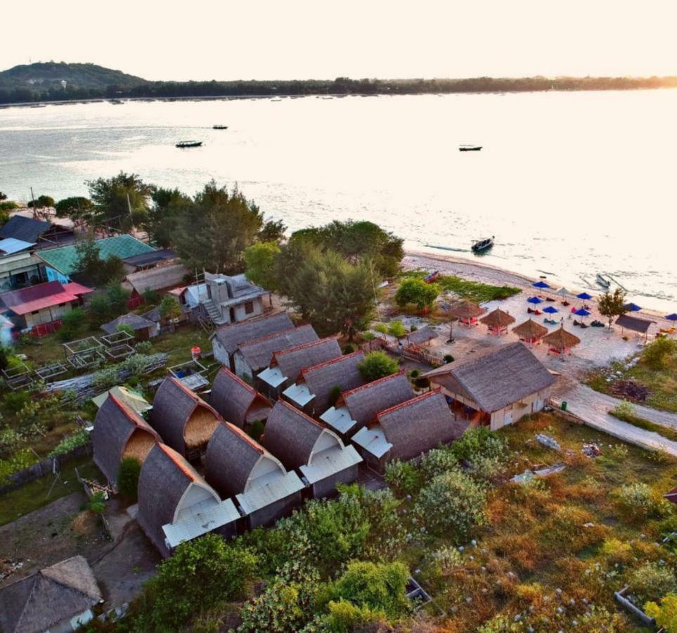 Sunset Beach Bungalow Gili Meno Luaran gambar
