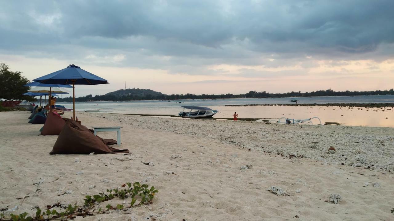 Sunset Beach Bungalow Gili Meno Luaran gambar