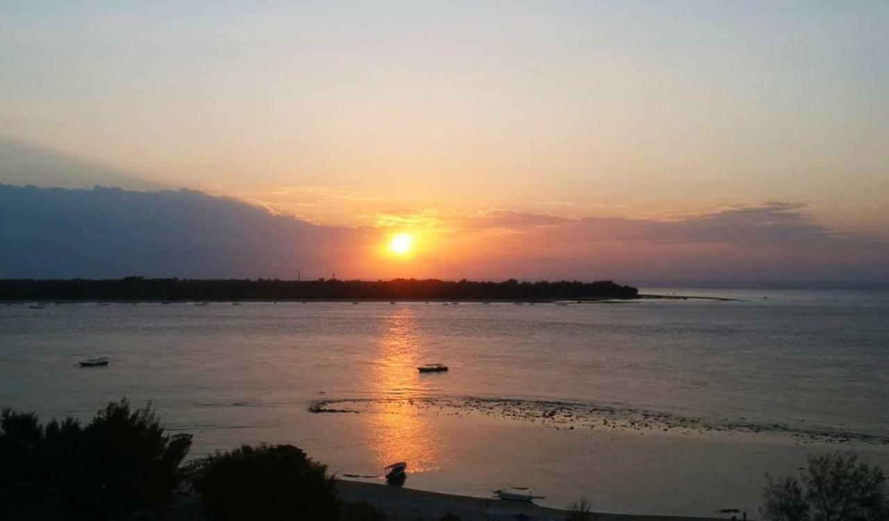 Sunset Beach Bungalow Gili Meno Luaran gambar