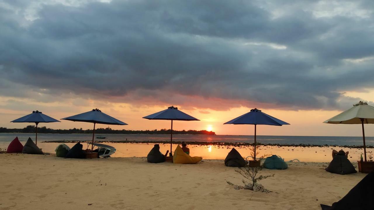 Sunset Beach Bungalow Gili Meno Luaran gambar