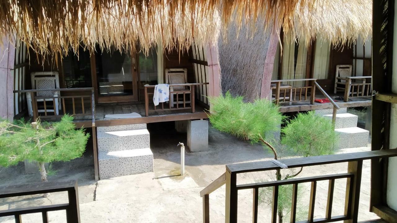Sunset Beach Bungalow Gili Meno Luaran gambar
