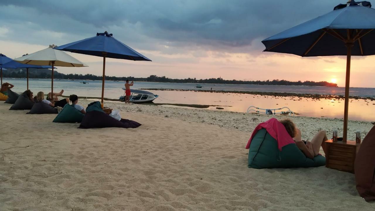 Sunset Beach Bungalow Gili Meno Luaran gambar
