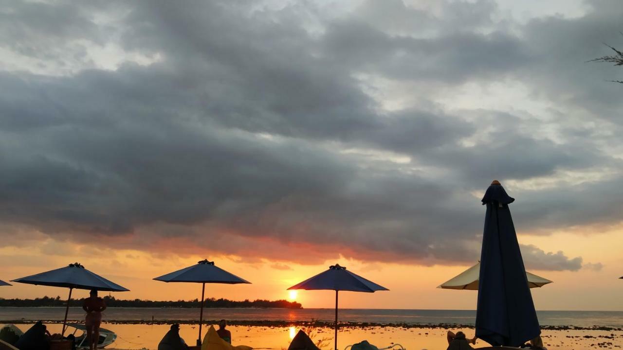 Sunset Beach Bungalow Gili Meno Luaran gambar
