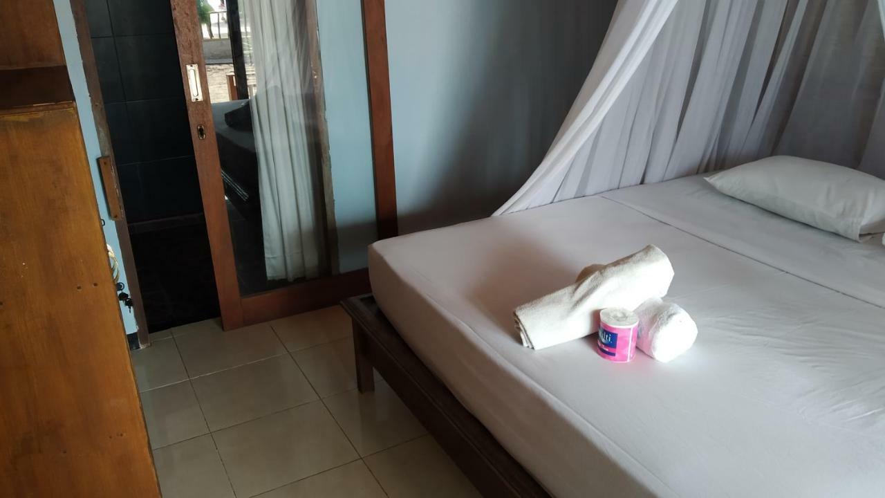 Sunset Beach Bungalow Gili Meno Luaran gambar