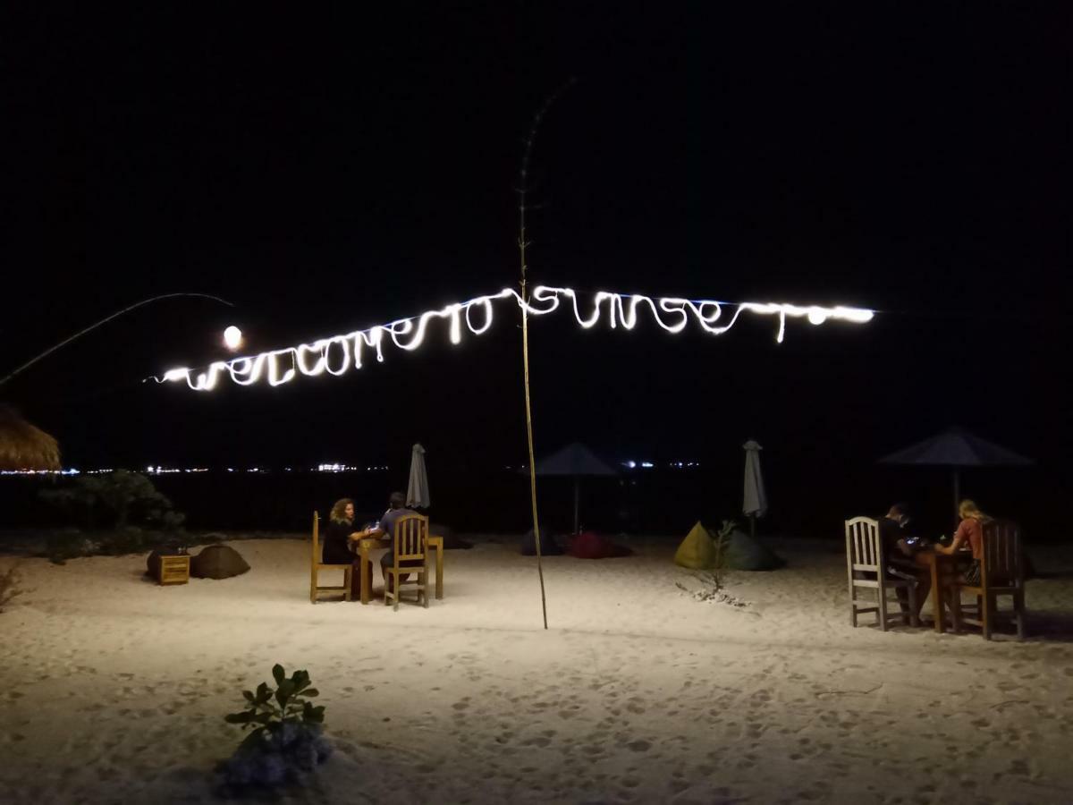 Sunset Beach Bungalow Gili Meno Luaran gambar