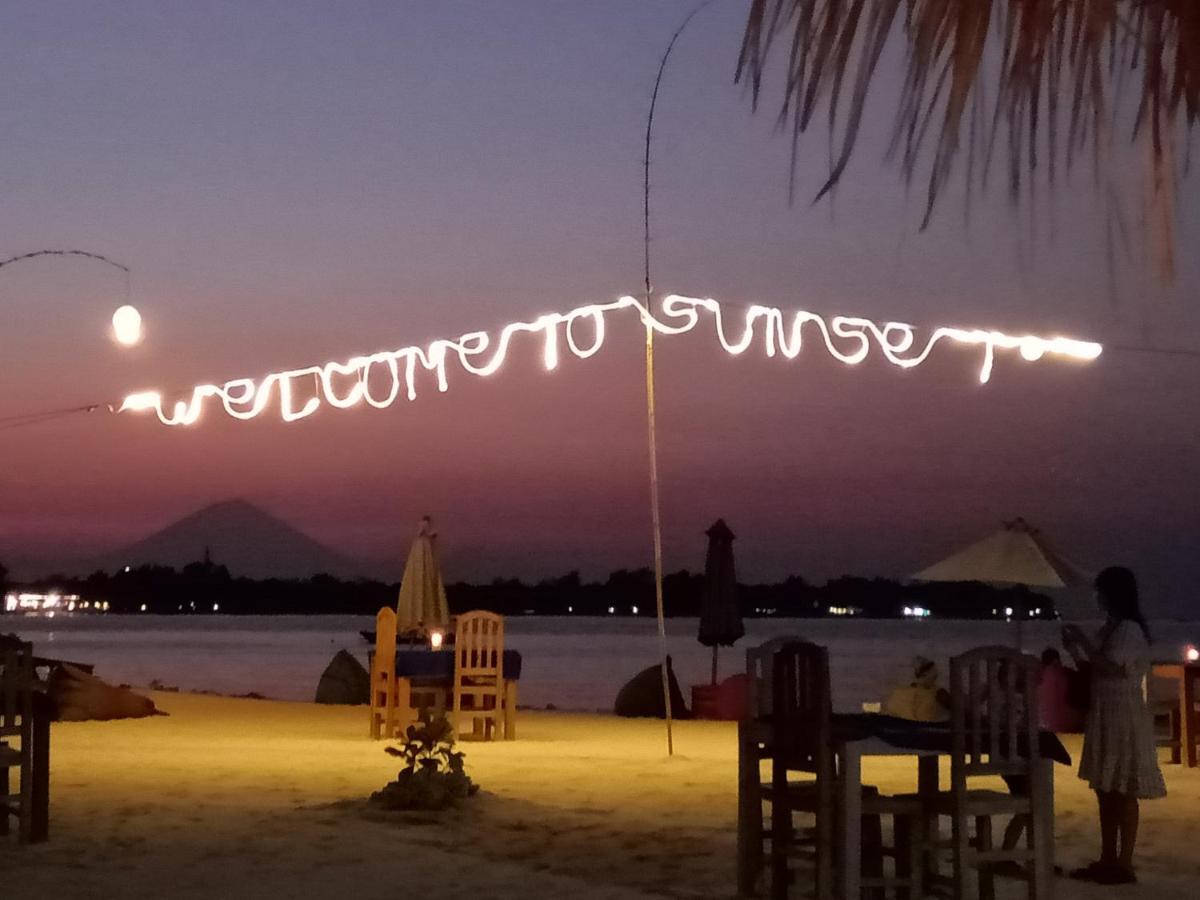 Sunset Beach Bungalow Gili Meno Luaran gambar