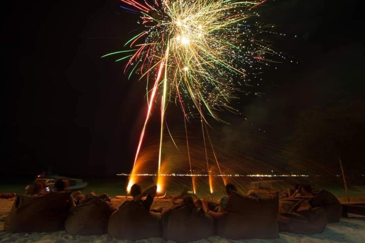 Sunset Beach Bungalow Gili Meno Luaran gambar